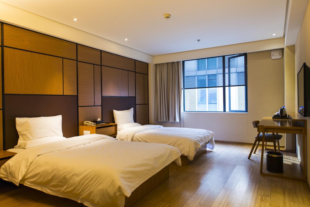 Ji Hotel Guangzhou Tianhe East Railway Station Екстер'єр фото