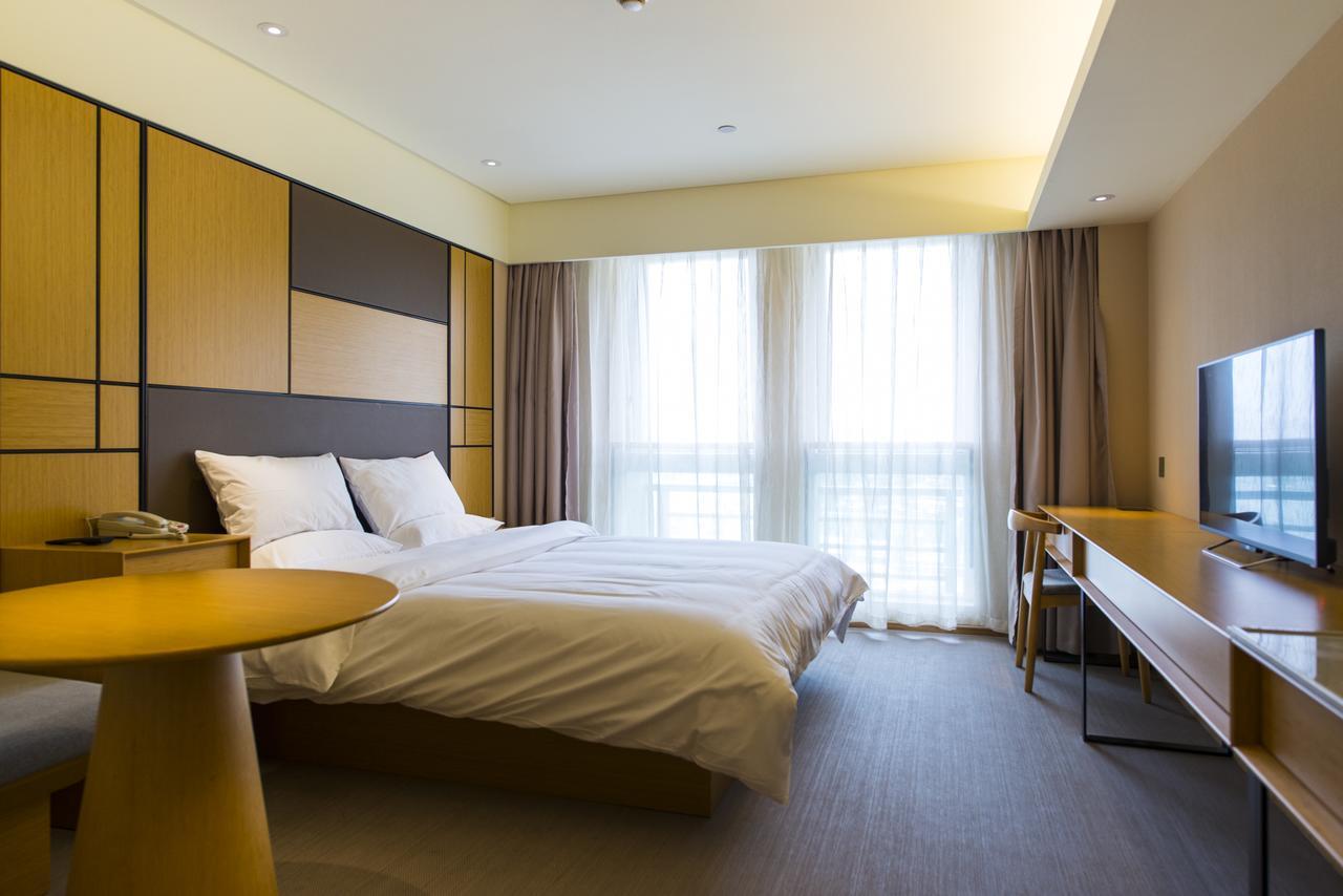 Ji Hotel Guangzhou Tianhe East Railway Station Екстер'єр фото