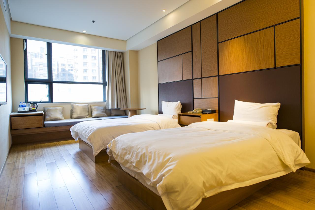 Ji Hotel Guangzhou Tianhe East Railway Station Екстер'єр фото